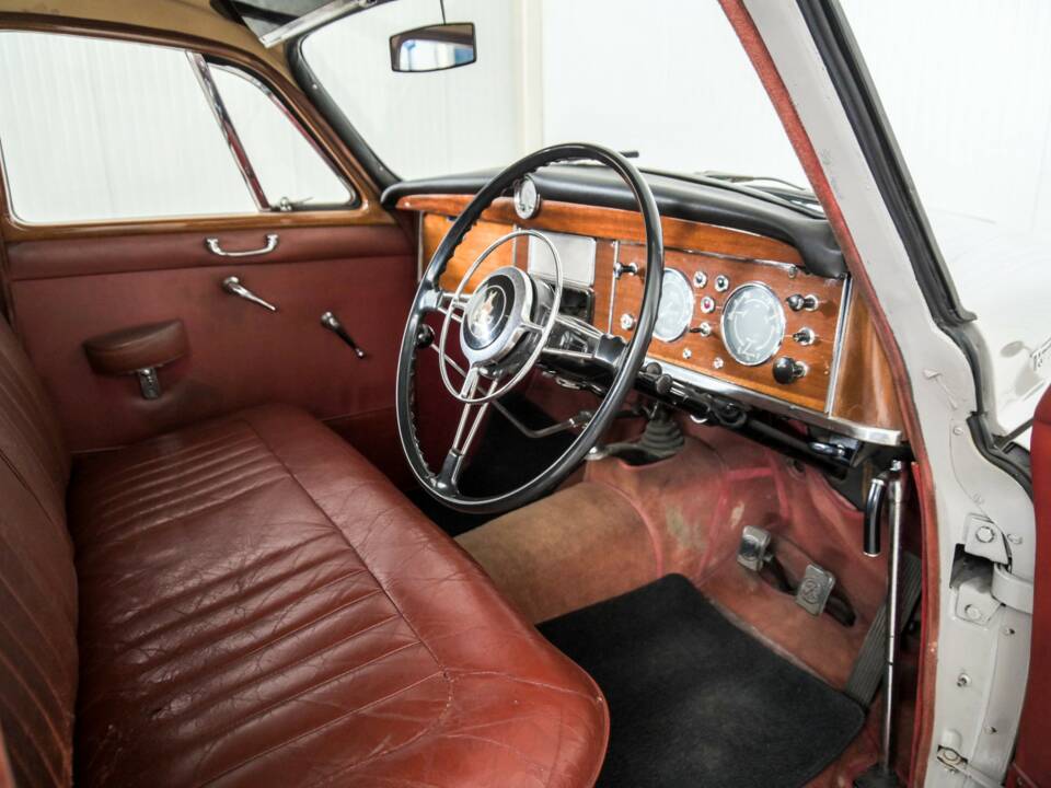 Image 12/50 de Rover 100 (1962)