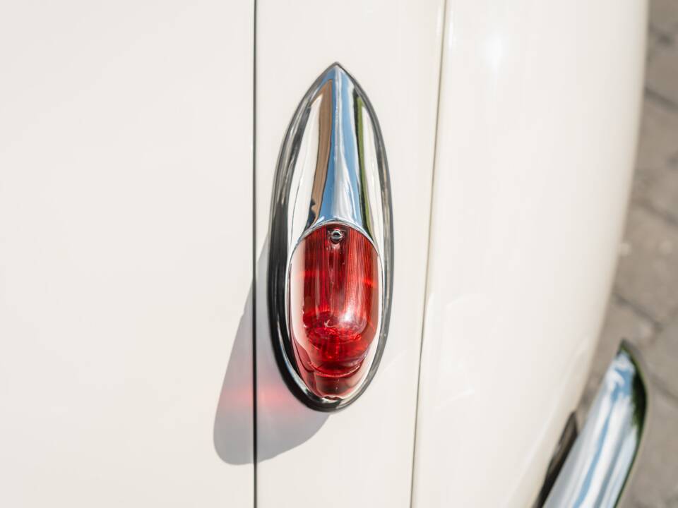 Image 36/58 of Jaguar XK 140 SE DHC (1955)