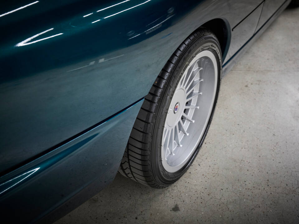 Image 26/81 de BMW 850i (1991)