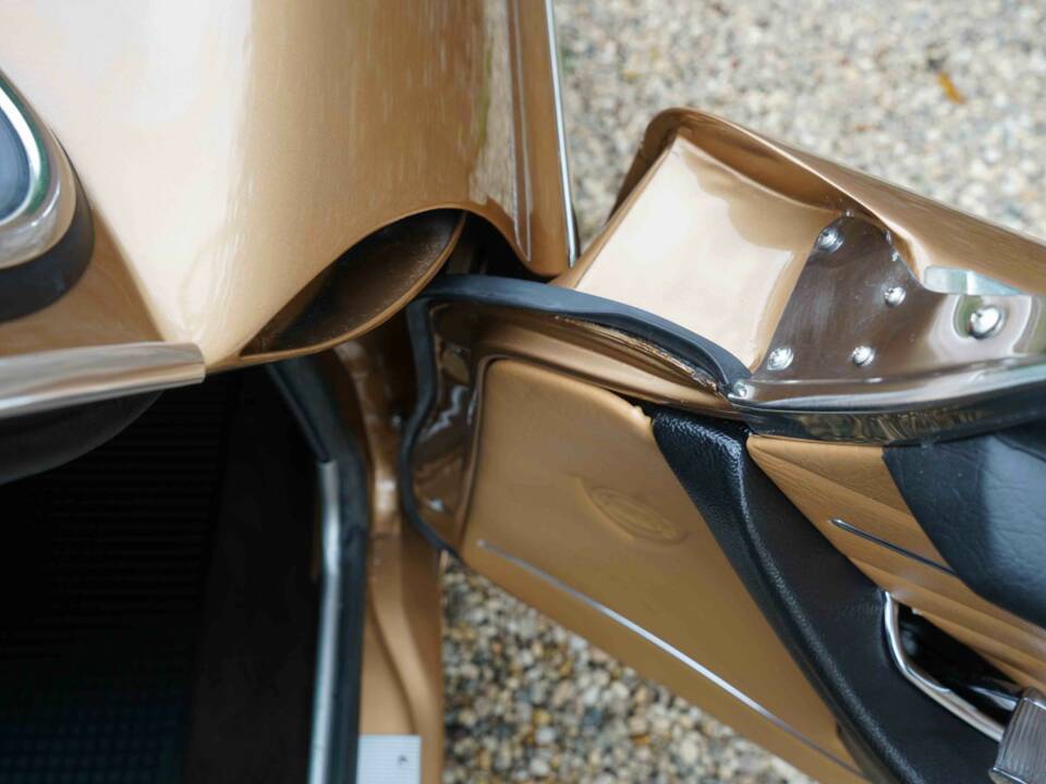 Image 50/50 of Volvo 1800 E (1971)