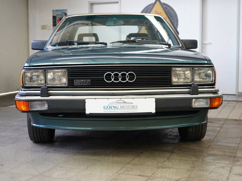 Immagine 4/39 di Audi 200 5T (1982)