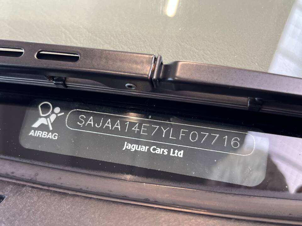 Image 26/50 of Jaguar XJ 8 Sovereign (2000)