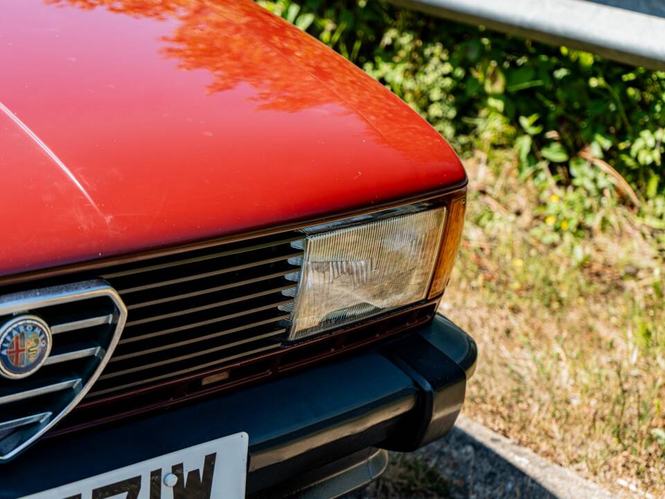 Imagen 18/50 de Alfa Romeo Giulietta 1.6 (1981)