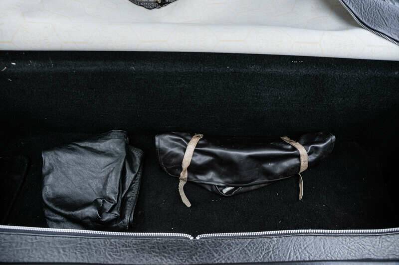 Afbeelding 25/49 van Ferrari 328 GTS (1989)