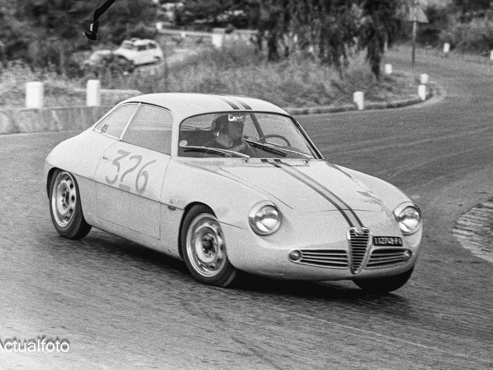 Image 40/50 de Alfa Romeo Giulietta SZ (1961)
