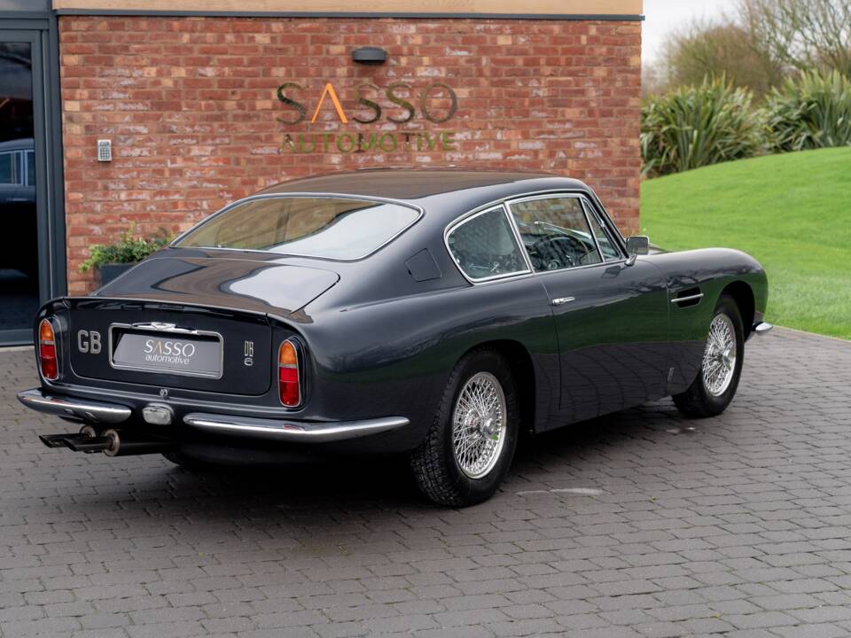 Image 50/79 of Aston Martin DB 6 (1968)