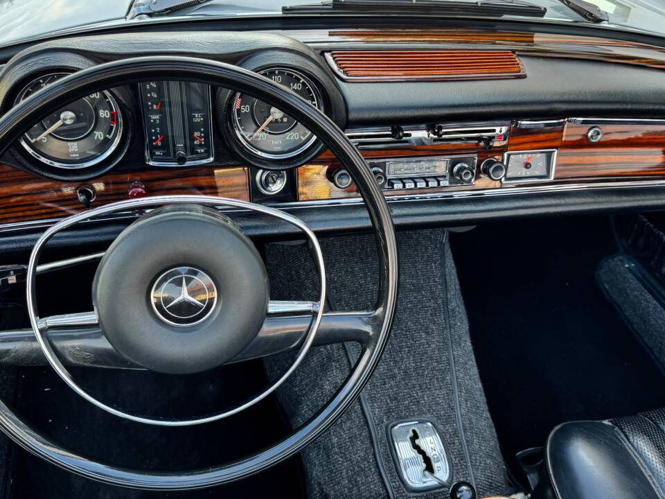 Immagine 2/12 di Mercedes-Benz 280 SE (1968)