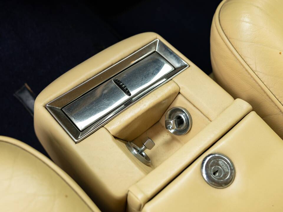 Image 10/50 of Rolls-Royce Silver Shadow II (1979)