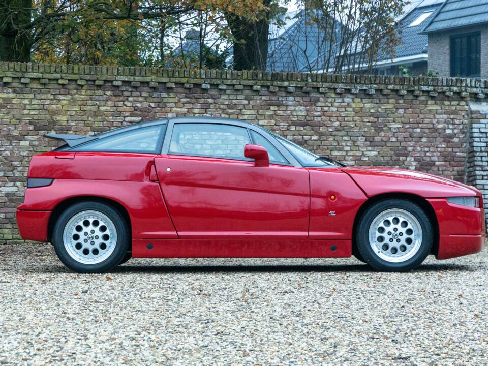 Image 49/50 of Alfa Romeo SZ (1991)