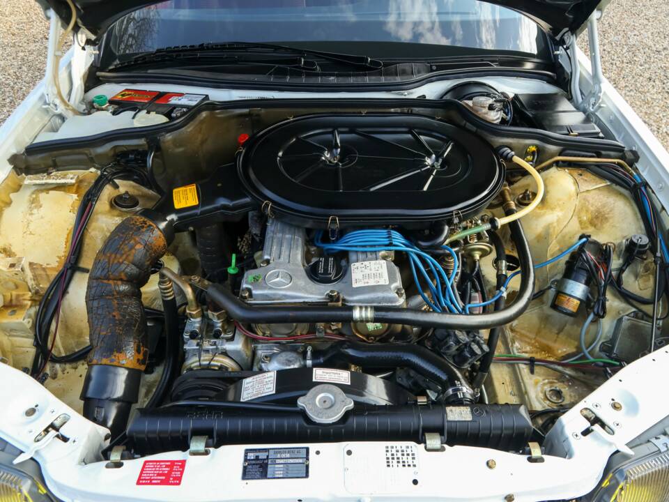 Image 12/50 de Mercedes-Benz 280 S (1988)