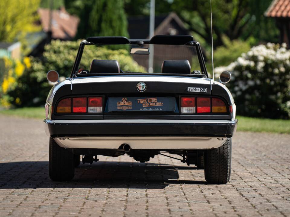 Image 20/40 of Alfa Romeo 2.0 Spider (1987)