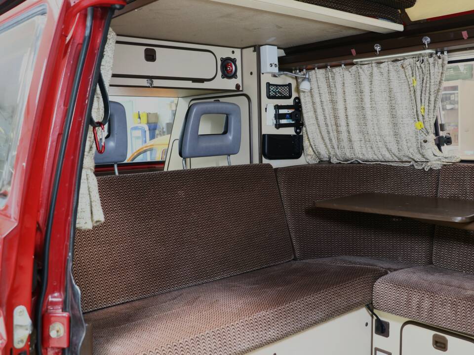 Bild 27/37 von Volkswagen T3 Westfalia Joker 1.6 TD (1985)