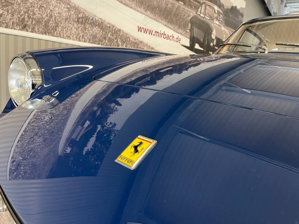 Image 18/20 of Ferrari 330 GT 2+2 (1967)