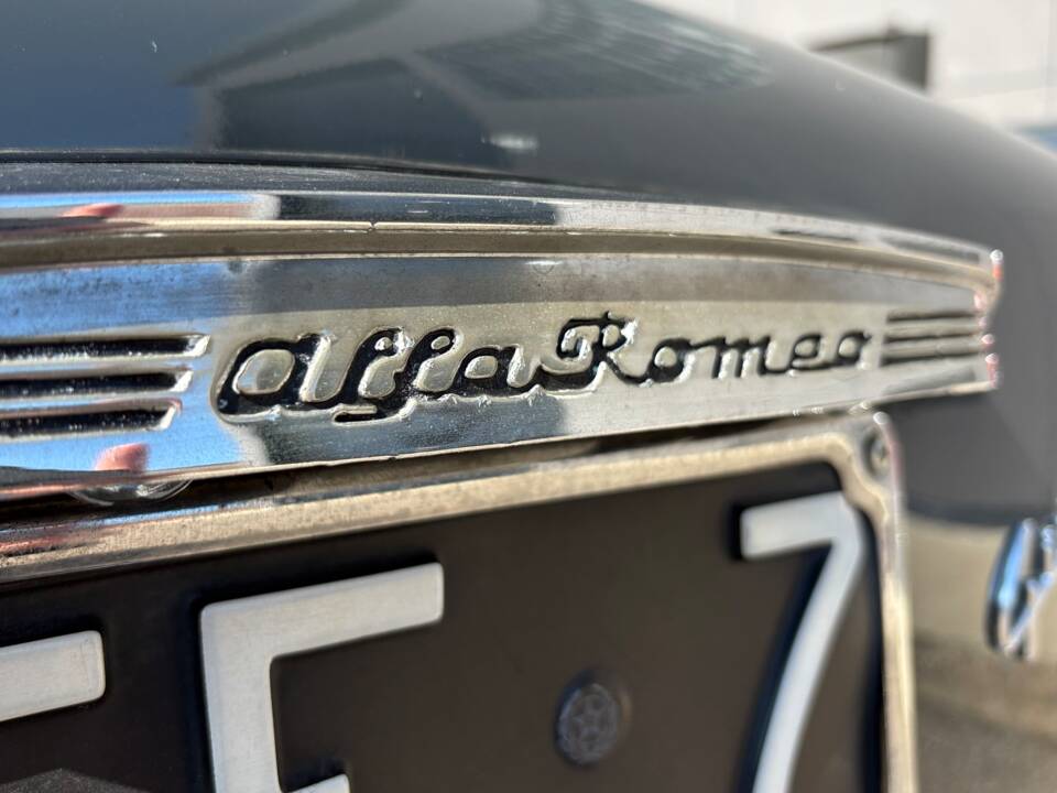 Image 24/25 of Alfa Romeo Giulietta TI (1961)