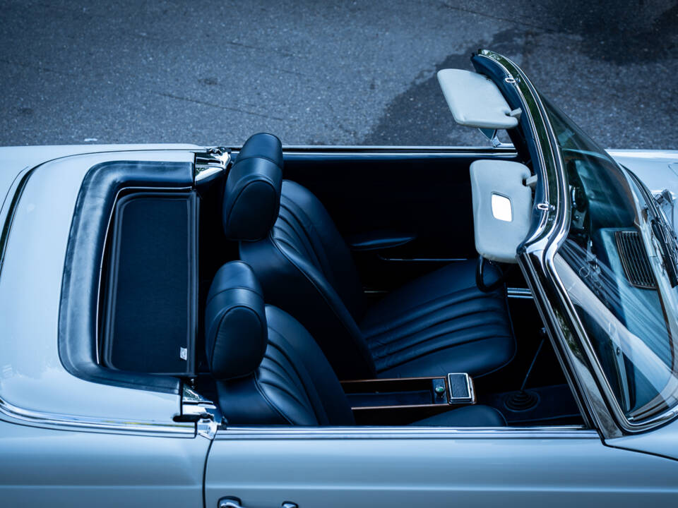 Image 14/15 of Mercedes-Benz 280 SL (1970)
