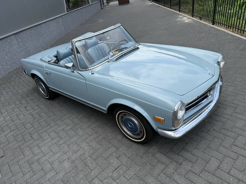 Image 15/43 de Mercedes-Benz 280 SL (1969)