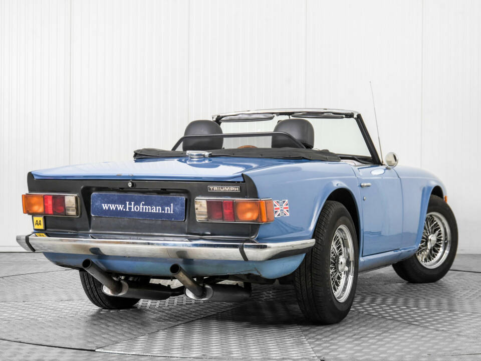 Immagine 44/50 di Triumph TR 6 (1973)