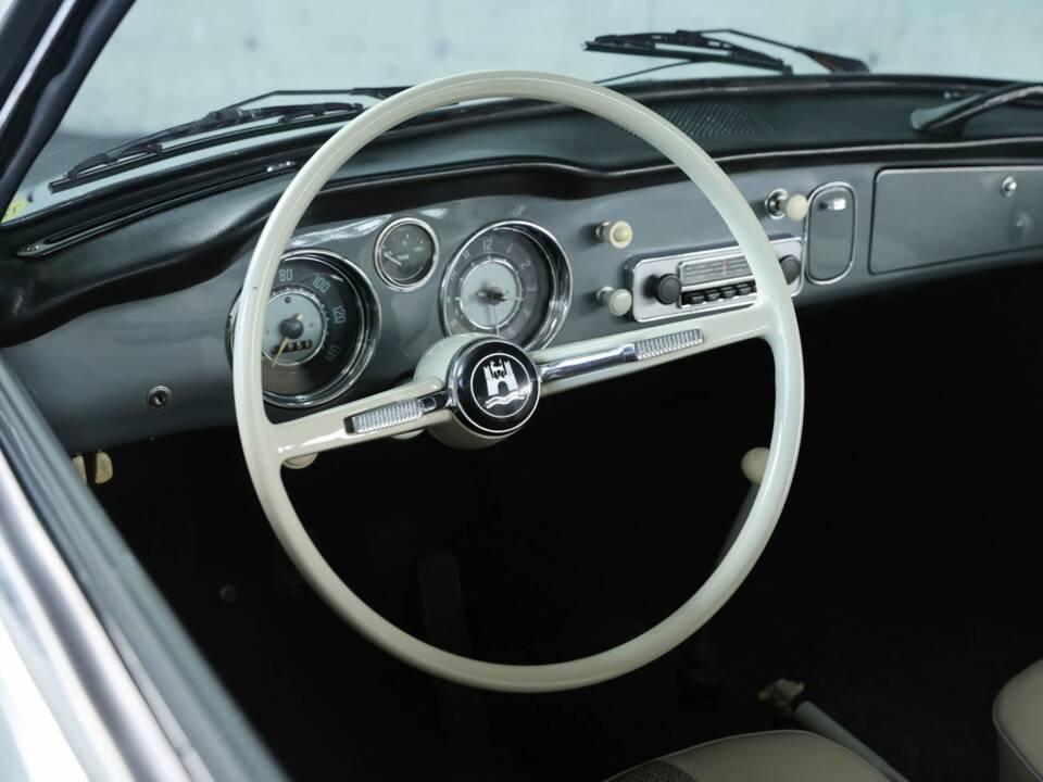 Image 21/50 of Volkswagen Karmann Ghia 1500 (1961)