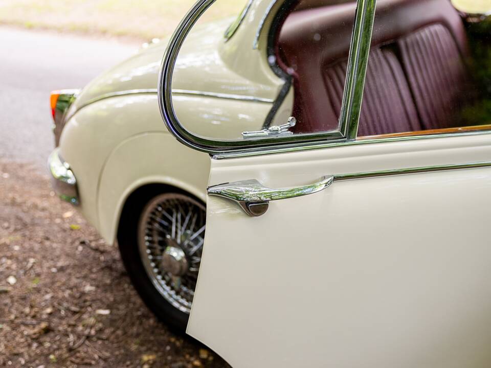Image 39/50 de Jaguar Mk II 2.4 (1967)