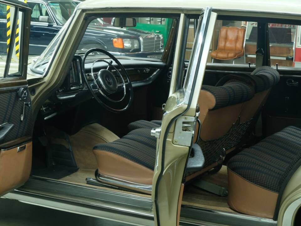 Image 19/50 of Mercedes-Benz 300 SE (1964)