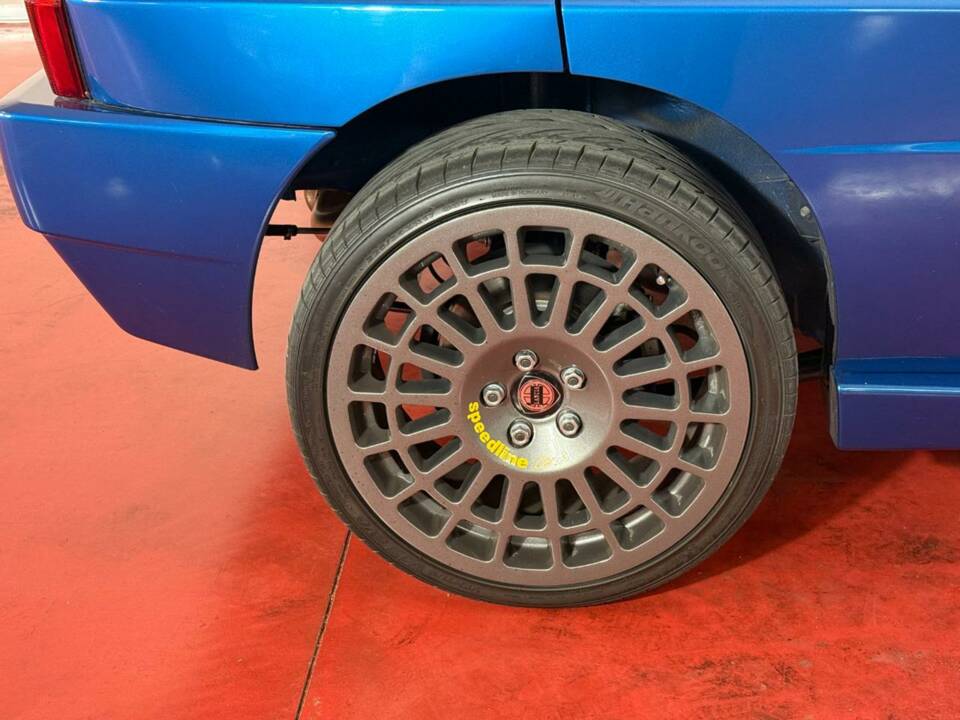 Image 45/50 of Lancia Delta HF Integrale 16V (1994)