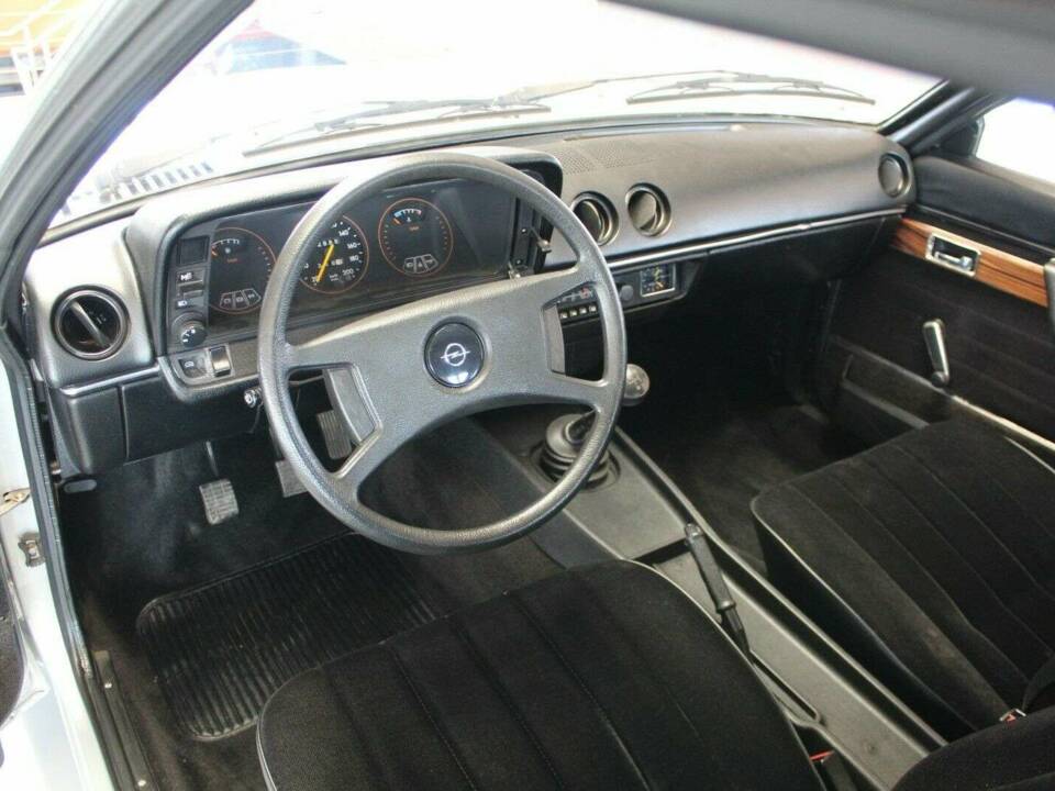 Afbeelding 10/20 van Opel Manta  2,0 E (1979)