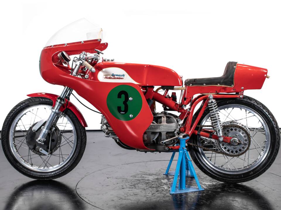 Bild 1/32 von Aermacchi Harley-Davidson Ala d'oro 250 (1963)