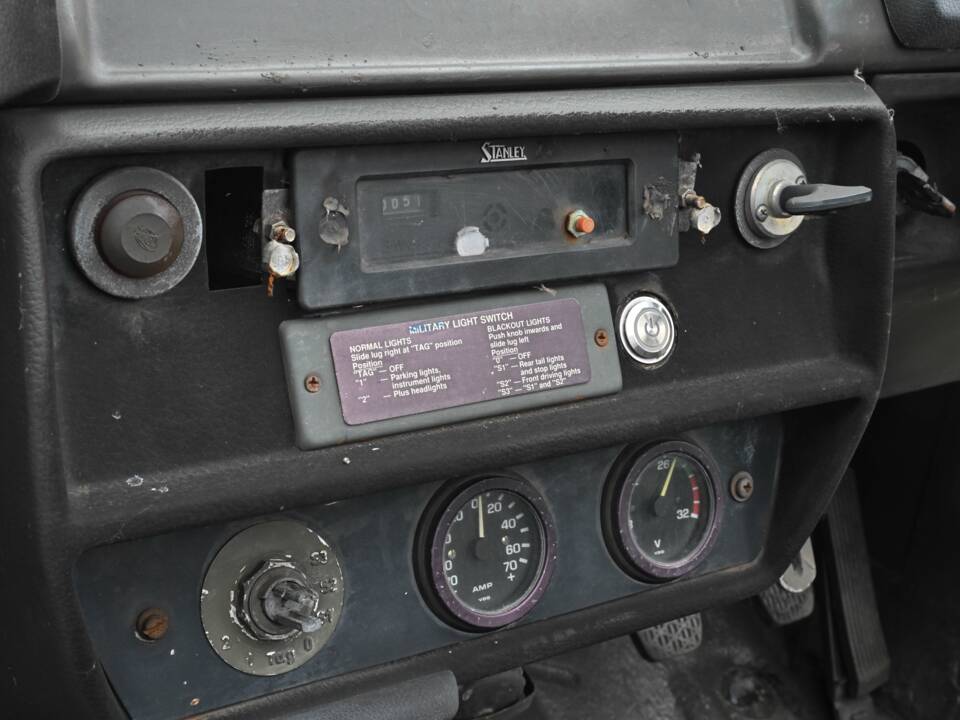 Immagine 39/50 di Mercedes-Benz 240 GD (SWB) (1987)