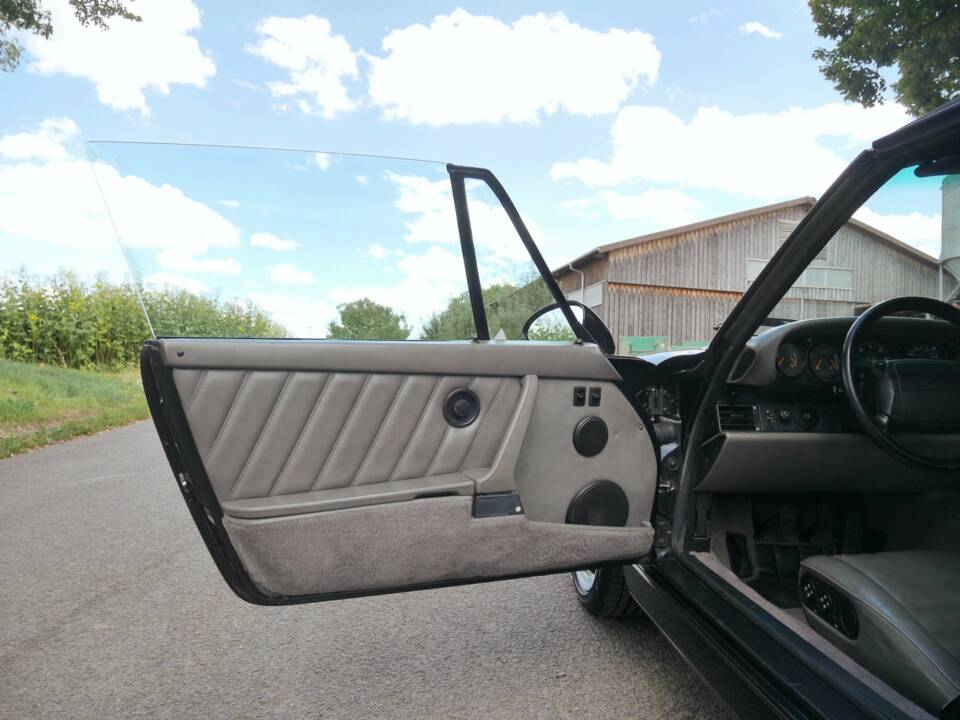Bild 18/32 von Porsche 911 Carrera 4 (1992)