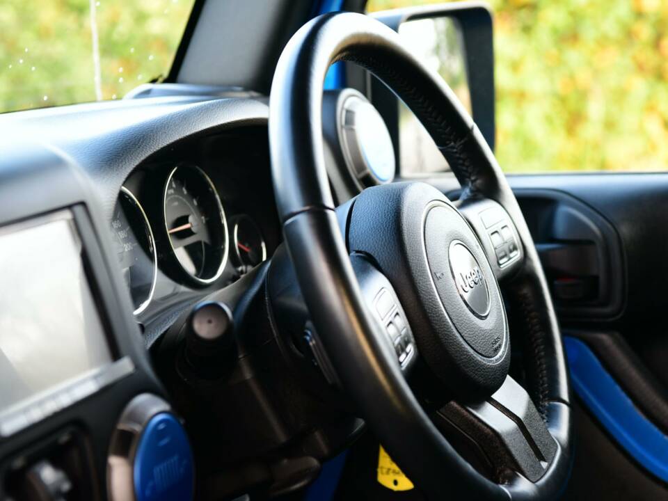 Bild 45/50 von Jeep Wrangler 3.8 &quot;75th Aniversary&quot; (2016)