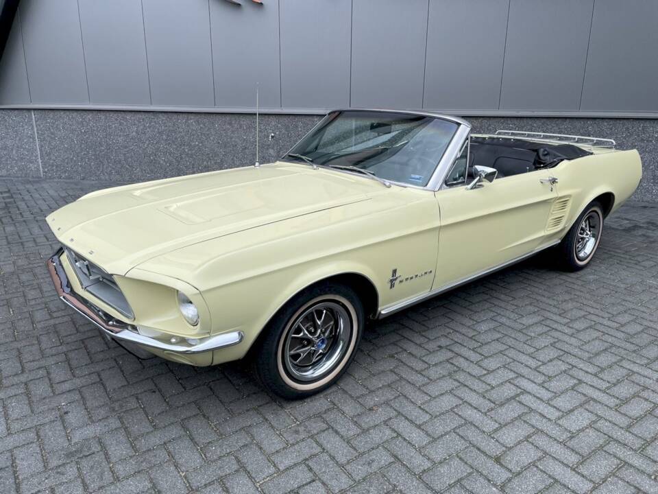 Image 2/20 of Ford Mustang 390 (1967)