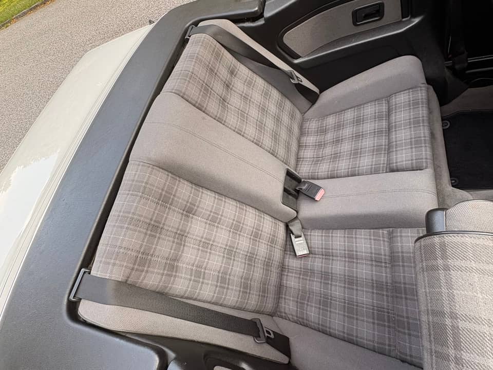 Immagine 24/75 di BMW 320i (1988)