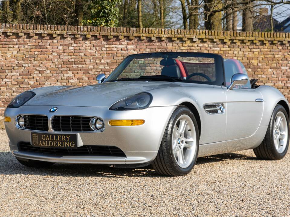 Image 19/50 of BMW Z8 (2002)