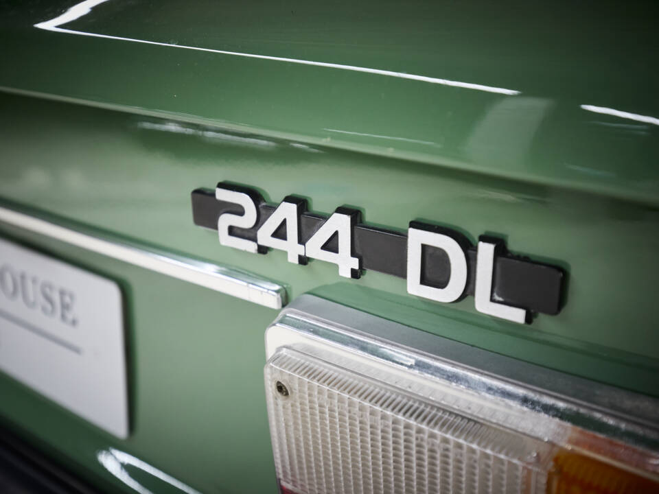 Bild 16/98 von Volvo 244 DL (1975)