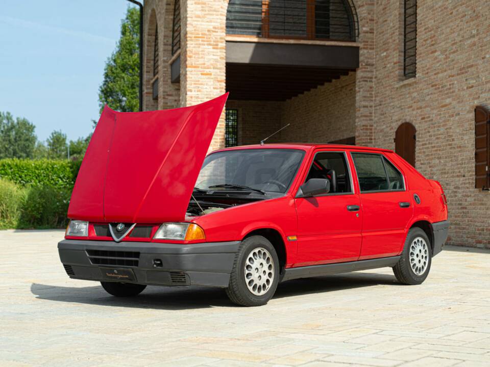 Afbeelding 38/45 van Alfa Romeo 33 - 1.3 (1991)