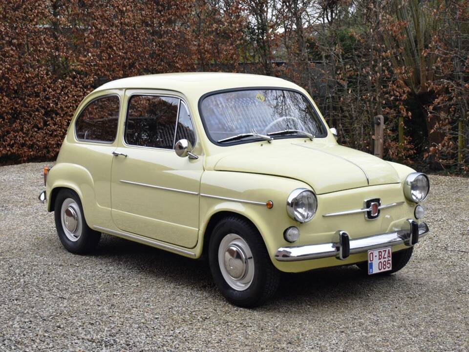 Image 1/30 of SEAT 600 D (1972)