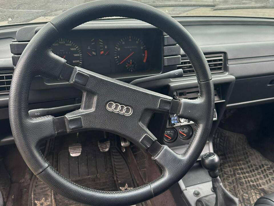 Image 13/72 of Audi Coupe GT (1985)