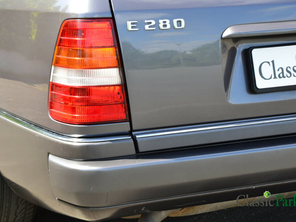 Bild 37/44 von Mercedes-Benz E 280 T (1994)