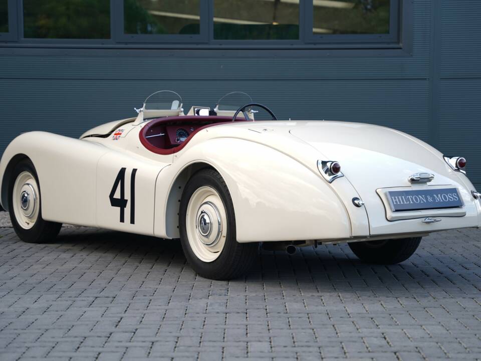 Image 2/50 of Jaguar XK 120 OTS (1950)