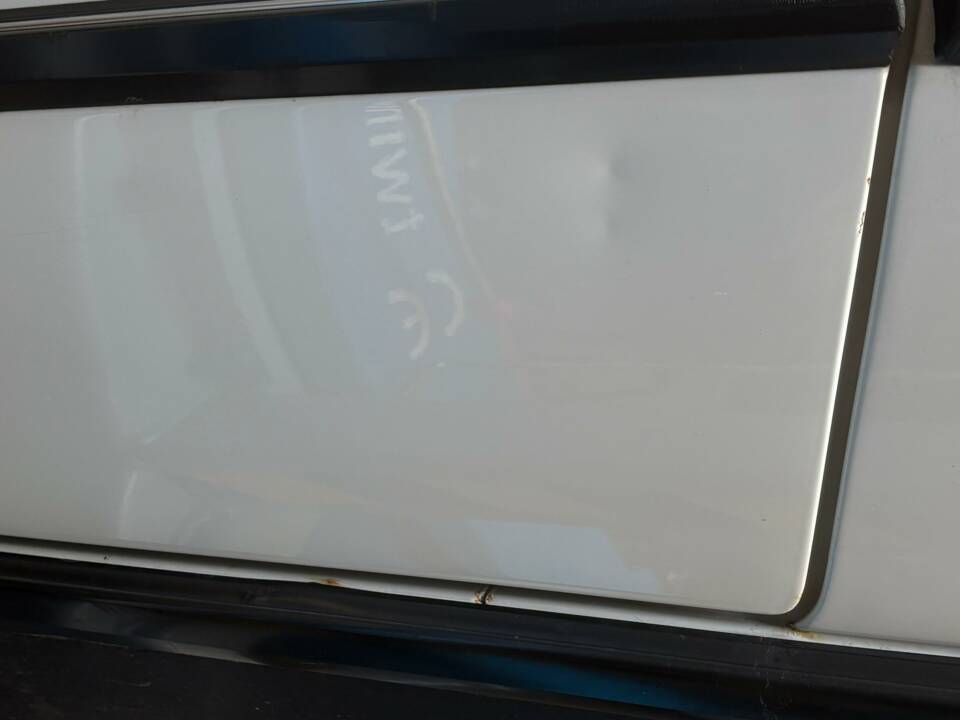 Image 18/29 of BMW 320i (1988)