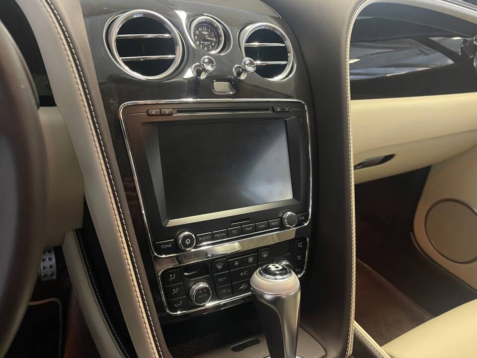 Image 11/20 of Bentley Continental GT V8 (2012)