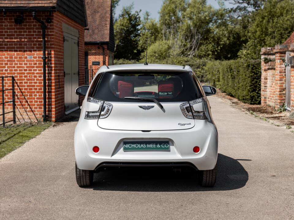 Bild 25/50 von Aston Martin Cygnet (2011)