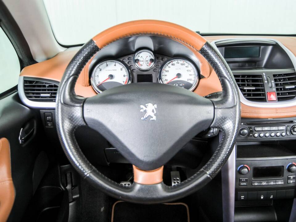 Image 8/50 de Peugeot 207 CC 1.6 VTi (2008)
