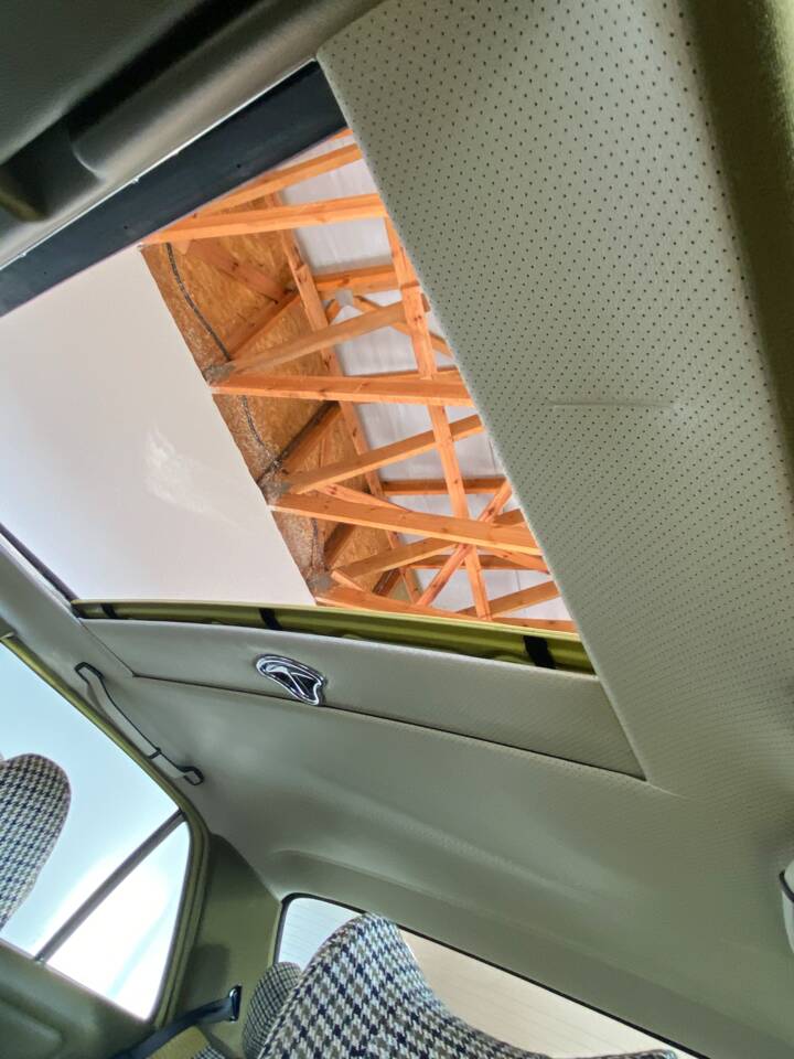 Bild 21/71 von Mercedes-Benz 250 (1979)