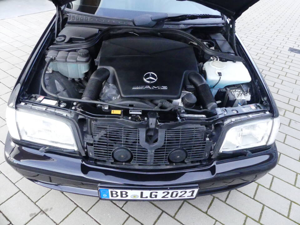 Afbeelding 45/70 van Mercedes-Benz C 43 AMG T (1998)