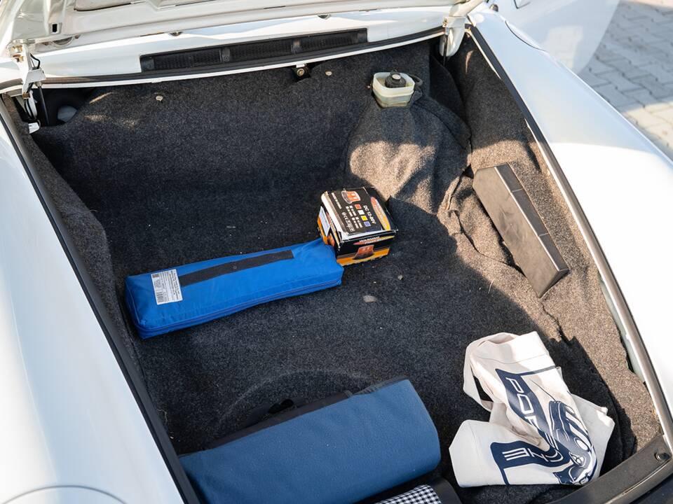 Bild 34/36 von Porsche 911 Carrera 3.2 (1984)