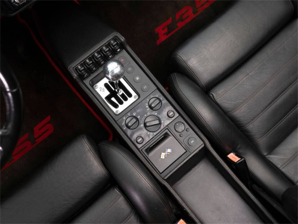 Bild 13/24 von Ferrari F 355 GTS (1996)