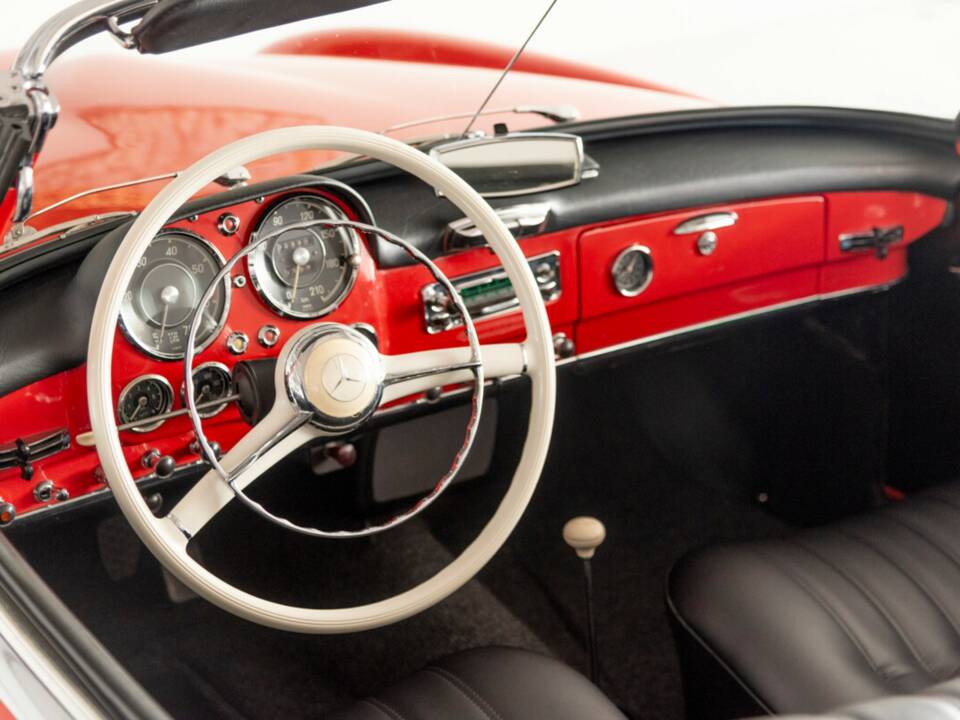 Image 17/35 of Mercedes-Benz 190 SL (1962)