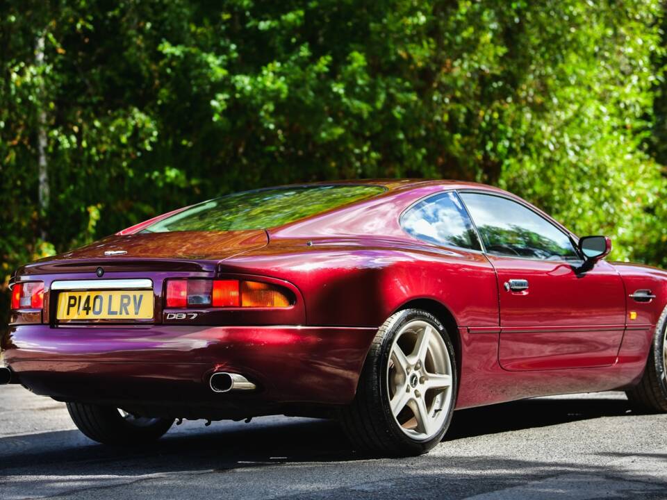 Obraz 3/50 pojazdu Aston Martin DB 7 (1997)