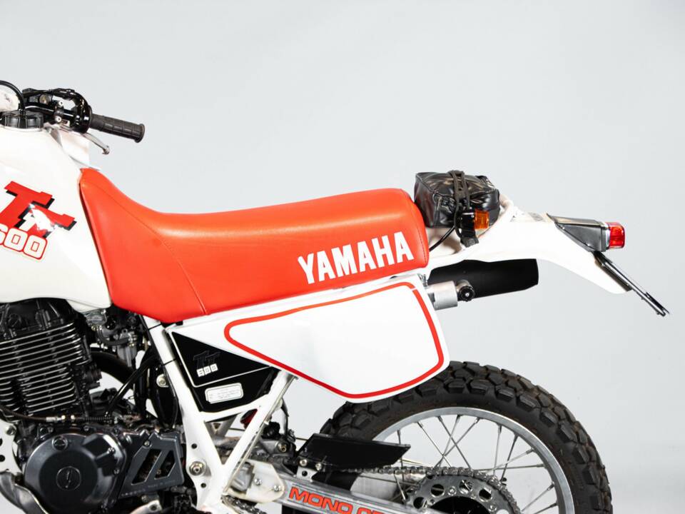 Image 26/50 de Yamaha DUMMY (1986)